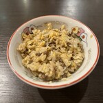 中国料理 月下翁 - お腹一杯なのに手が伸びる炒飯。