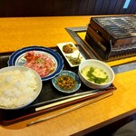 炭火焼肉ホルモン横丁 下松店 - 上ロース定食1