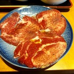 炭火焼肉ホルモン横丁 下松店 - タン ハーフ
