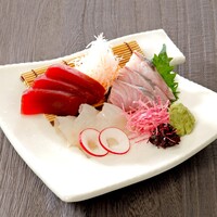 刺身三品盛り合わせ