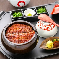 お櫃にぎっしりとつまった鰻と秘伝のたれを堪能『上ひつまぶし（吸物付）』