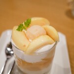 あさぎやみたけ - 桃のパフェ