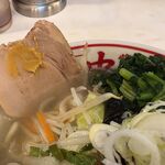 蒙古タンメン中本 - 和カラシの塗られたチャーシュー