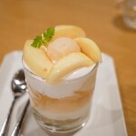 あさぎやみたけ - 桃のパフェ