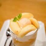あさぎやみたけ - 桃のパフェ