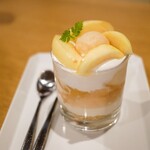 あさぎやみたけ - 桃のパフェ