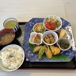 古民家喫茶 多だ屋 - 料理写真:ふるさと御膳の全貌、ちなみに、880円(税込)なりね‼︎
