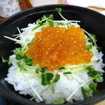 四ツ木製麺所 - いくら丼