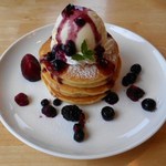 カフェ 茶華 - パンケーキセット：ミックスベリーパンケーキ
