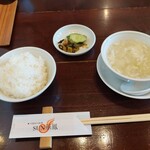 SUN華鳳 - ご飯と冬瓜の中華スープおかわりできます