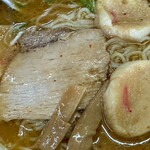 いぶき - みそラーメン＋大盛り＋麩増し（1,100円＋200円＋100円）。脂層の下に潜らせふにゃふにゃになった麩が美味そうです。