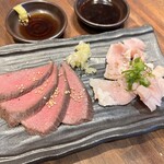 炭火焼肉 にく式 - 
      ⭐︎ガツ刺し、タン刺し
      