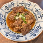 炭火焼肉 にく式 - ⭐︎牛の煮込み