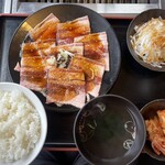 야키니쿠 라쿠엔 시오지리점