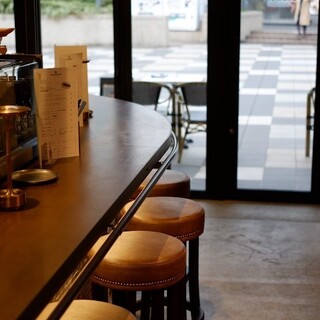 テラス席完備◎人数問わず使えるおしゃれな空間