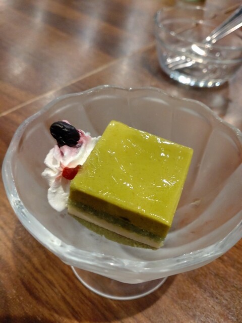 Nishie Higashie photo 3