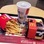 マクドナルド - イカスミバーガーセット　670円