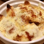 餃子とスパークリング バブルス - ピザ餃子