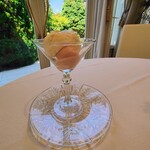 横浜うかい亭 - 桃の特別デザート(^^♪