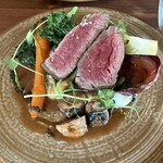 natuRe waikiki - ハワイ島ワイメアのビッグアイランドビーフ (6oz) キアべの木で薪焼き ローカル野菜と赤ワインソースと共に