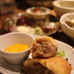 ハナレノミカジノバ - 和牛すき焼き春巻き 卵ソース