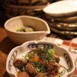 ハナレノミカジノバ - しっとり鶏肝の旨煮ユッケ