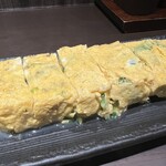 とり囲 - ゴーヤのだし巻き卵。なかなか一人で食べられないサイズかと思いきや、ゴーヤのシャキシャキ感が助けとなって、気がついたら瞬殺。