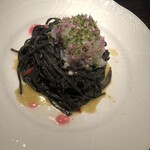 チッチャ - 長崎県産剣先イカその旨みソース紫蘇のドレッシングと一緒に イカスミタヤリン