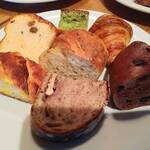 MORETHAN TAPAS LOUNGE - 