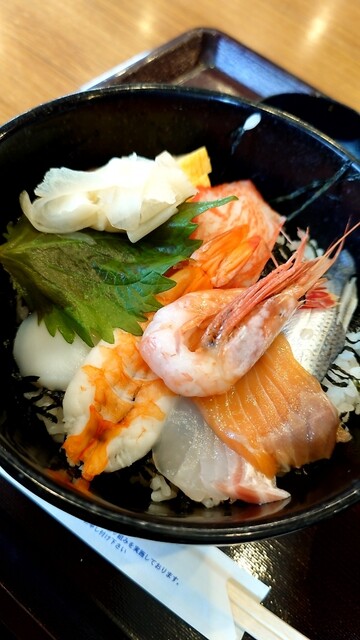 Raku Ichi Izumigakeji Ekimae Ten