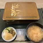 そば処水元やぶ - 蓋開ける前ってテンションあがりますよねー