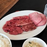 アンクルチャップ - 料理写真:たんとロースとカルビのセットランチ