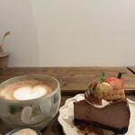 SOROR - チョコとバナナのチーズケーキセット　¥1400