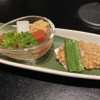 泳ぎとらふぐ活蟹料理 あじ平 曽根崎 - 前菜
