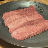 中目黒焼肉 登牛門 - 上タン塩（長い！さっぱり美味しい）