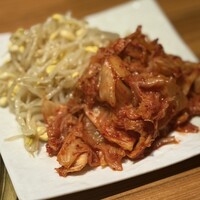 中目黒焼肉 登牛門 - 無限もやし、無限白菜キムチ／無限に食べれる美味しさ！おかわり自由