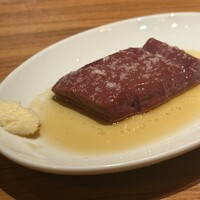 中目黒焼肉 登牛門 - 極鮮レバー→四角いブロックで新鮮で美味しすぎます！！（女性は特に鉄分が必要なんです。）