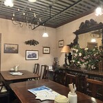 ハワーズ エンド 石窯焼ピザと欧風家庭料理 - 