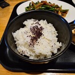 空海 - ◯ご飯
シソの粉が掛けられていた