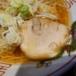 空海 - チャーシューは5，6mm程度とぶ厚めで
旨味と食べ応えがあった