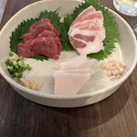 馬刺しと馬串焼き スタンド馬ジロー - 刺身盛り