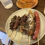 馬刺しと馬串焼き スタンド馬ジロー - 串盛り