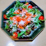 食彩の房 - サーモンといくらの親子サラダ