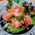 食彩の房 - サーモンといくらの親子サラダ