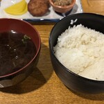 あゆちゃん家 - ご飯ともずく入り味噌汁　激うま