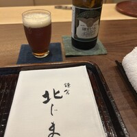 鎌倉 北じま - テーブルセットには早くも鎌倉ビールがスタンバイw