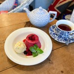 タイニー トリア アフタヌーンティー＆カフェ - 