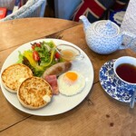 タイニー トリア アフタヌーンティー＆カフェ - 