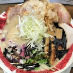 まぐろ節中華そば 温知 - 自家製マー油で食べるまぐろ白湯中華そば、特製盛り