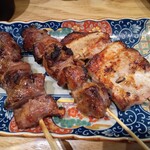 赤羽 ブタマミレ - お任せ3本盛り合わせ（カシラ、タンモト、豚バラ）